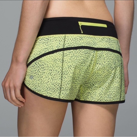 lululemon athletica Pants - Lululemon Run Speed Short *4-way Stretch Dottie Dash Clarity Yellow Black Sz 6